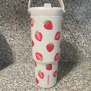 Hydrapeak Strawberry Print Tumbler